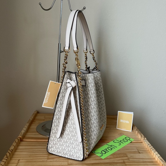 🌼Michael Kors Purse - Picture 3 of 14